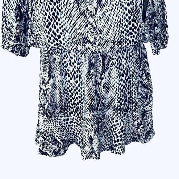 SOFT JOIE Sz XS Mini Dress Arryn B Navy Snake Print Elastic Waist Raglan Sleeve - Picture 5 of 8